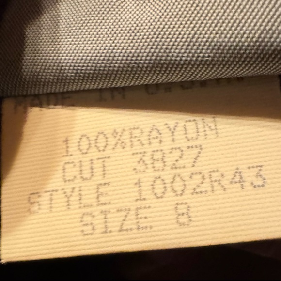 Women’s size 8 Rabbit Rabbit Rabbit blouse. Mauve. Has shoulder pads! - Picture 3 of 4